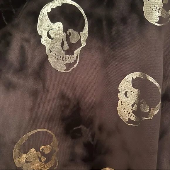 ⭐️Host Pick ⭐️ CHRLDR Skull Crewneck Sweatshirt - Picture 5 of 5